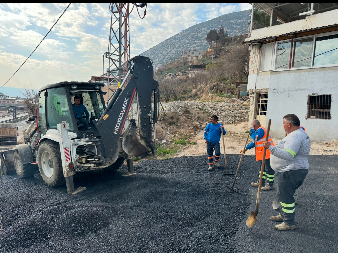 Başkan Gül Asfalt Çalışmalarını Yerinde İnceledi.